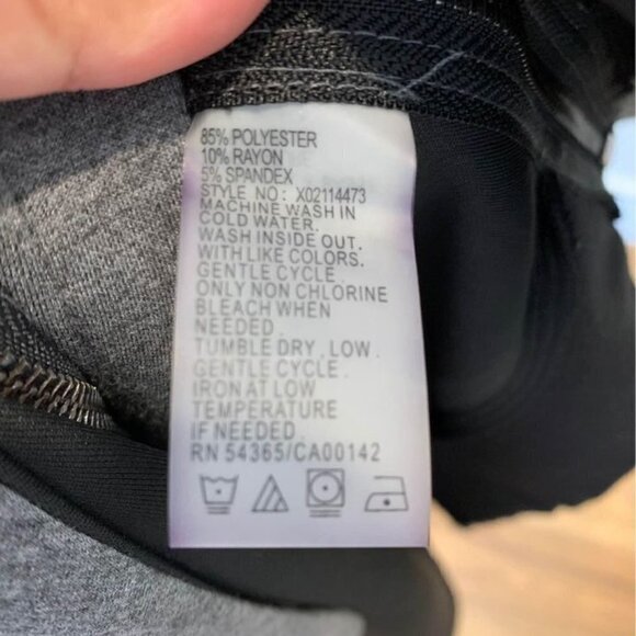 Bianca NYGARD vest. Size medium. Removable panels with zippers. Stunning! - Picture 8 of 8